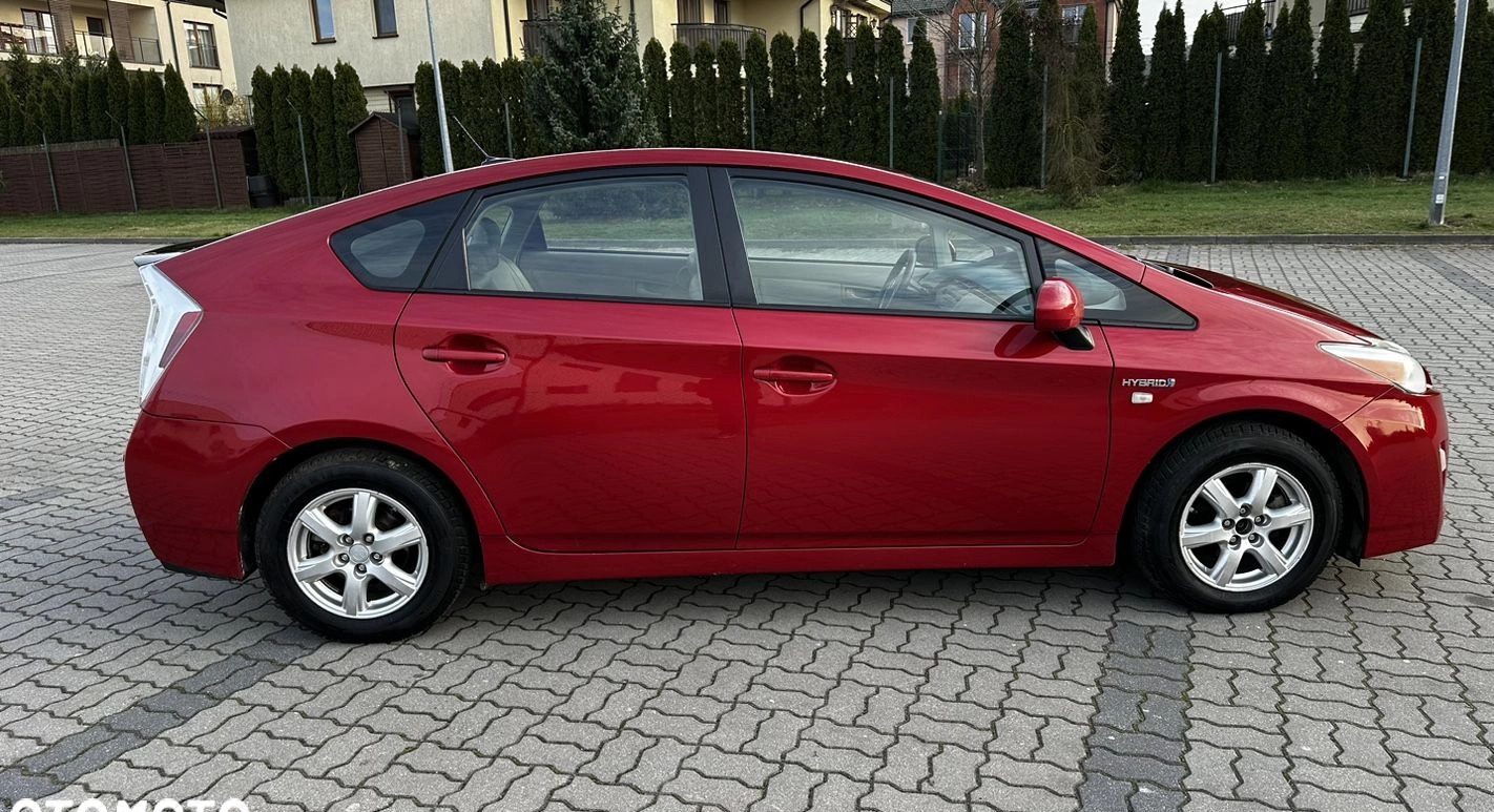 Toyota Prius cena 37770 przebieg: 224881, rok produkcji 2010 z Piaseczno małe 562